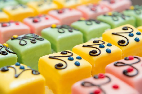 Petit fours